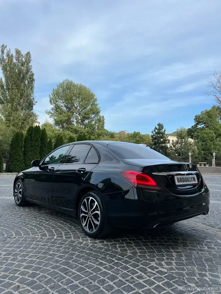 Mercedes Benz C180 — صورة 5