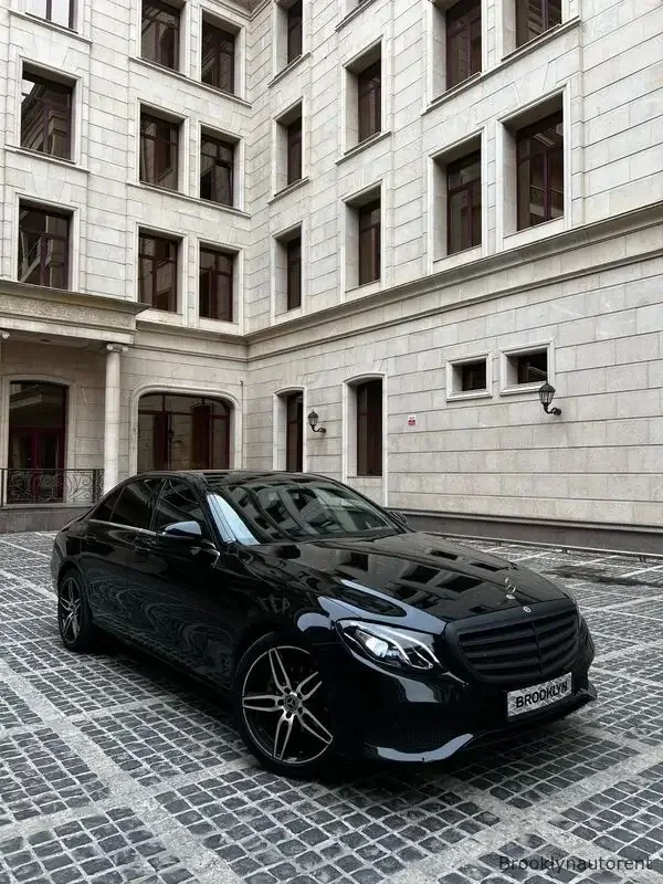 Mercedes Benz E200 W213 — صورة 3