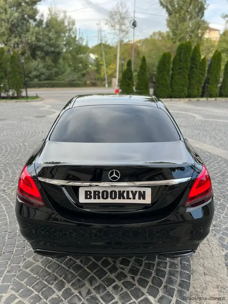 Mercedes Benz C180 — صورة 7