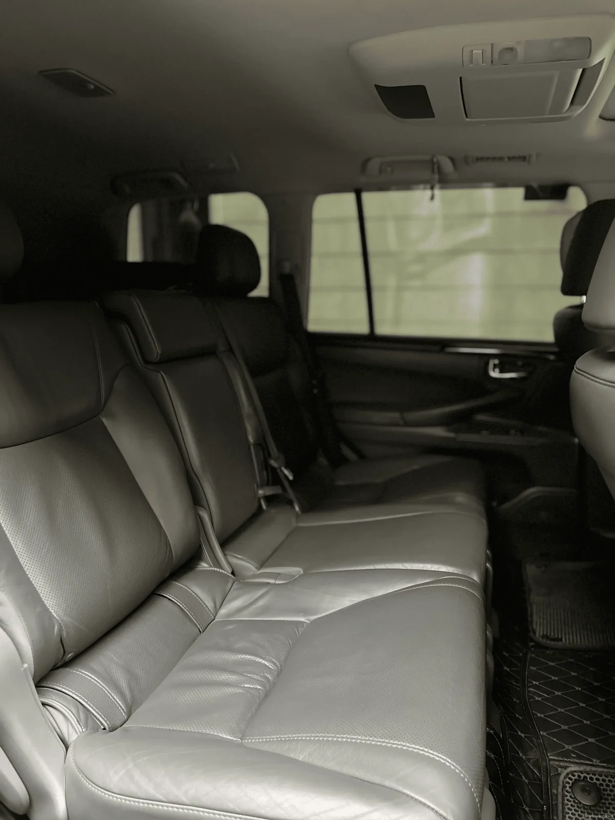 Lexus LX 570 — Foto 7