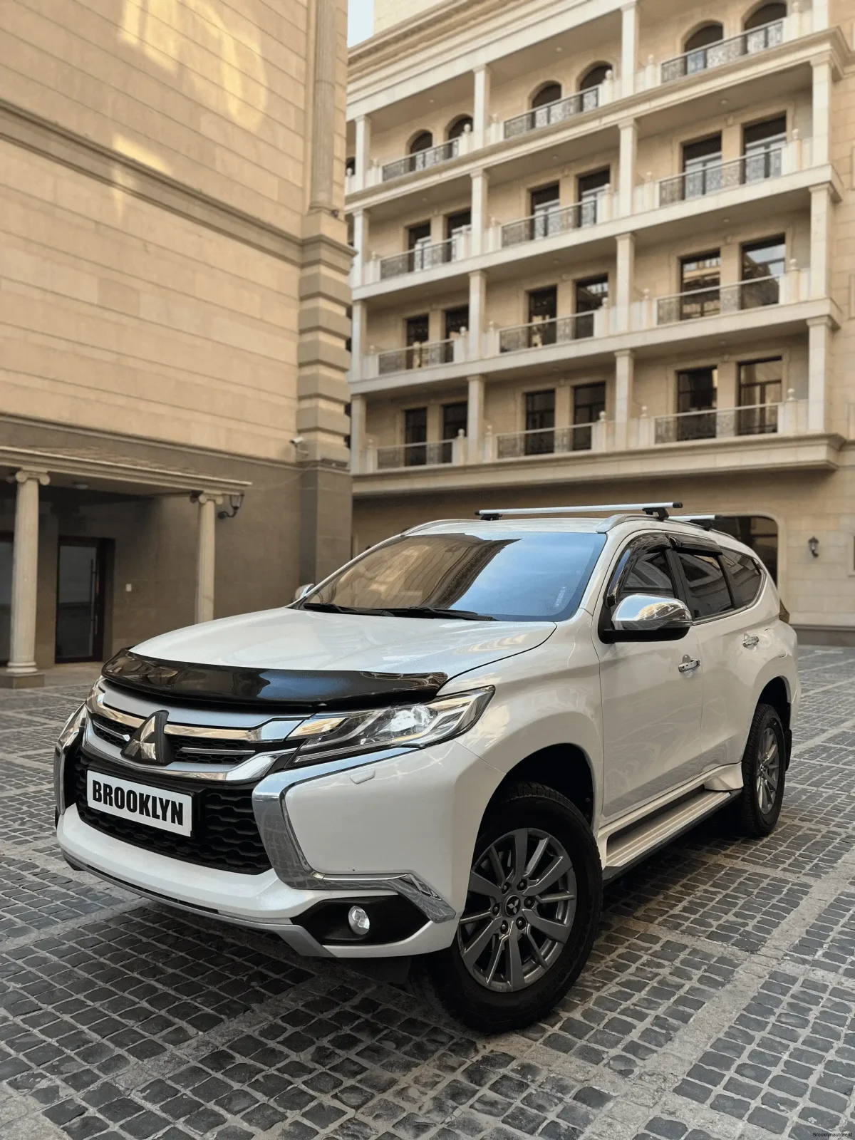 Mitsubishi Pajero Sport — Фото 1