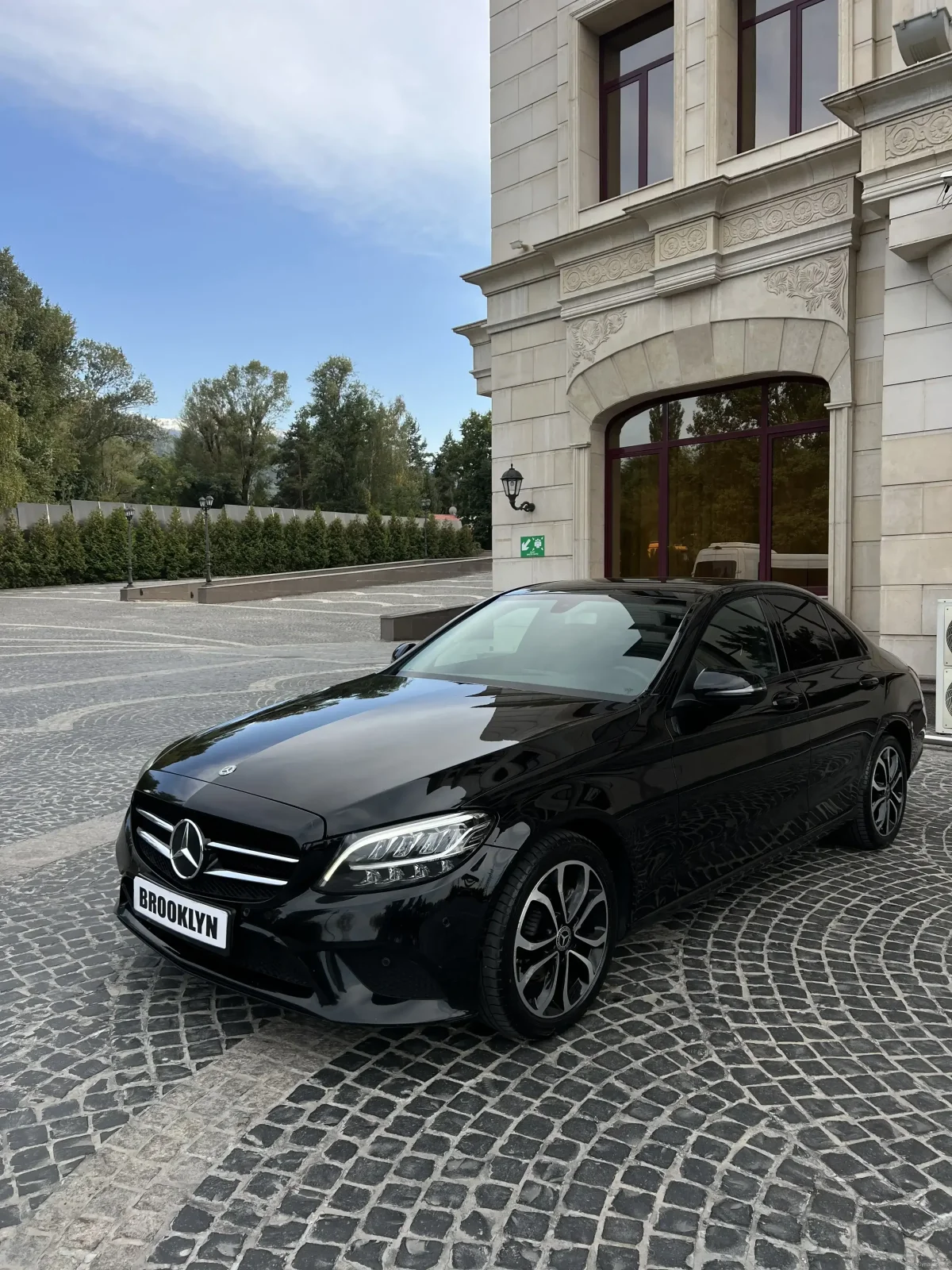 Mercedes Benz C180 — صورة 1
